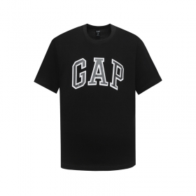 Модная Gap футболка в черном цвете с округлым вырезом