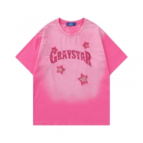 Розовая футболка бренда TIDE EKU с надписью GRAYSTAR на груди
