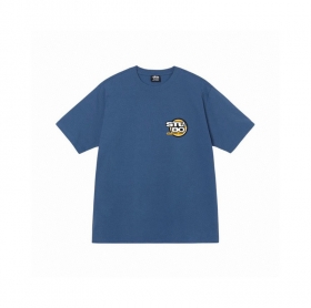 Качественная синего цвета от бренда Stussy футболка
