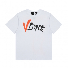 Свободная VLONE футболка белого цвета с черно-оранжевым логотипом