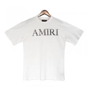 Базовая белая футболка AMIRI рукав короткий, большой принт на груди.