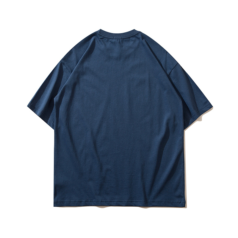 Синяя футболка GAP с красным фирменным принтом спереди