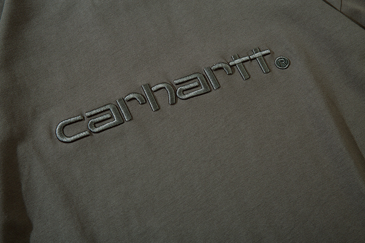 Футболка Carhartt серо-зеленого цвета с вышитым логотипом на груди