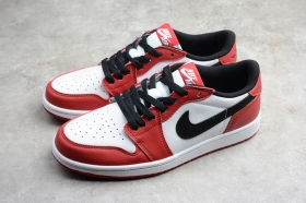 Белые кожаные кеды Nike Air Jordan 1 Low OG с красными брызговиками