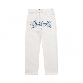 Белые джинсы Made Extreme с синими нашивками на штанинах