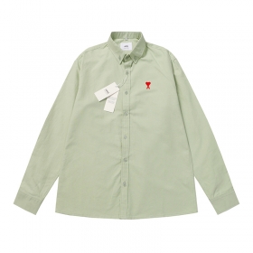 Стильная оливковая AMI рубашка прямого фасона с воротником стойка