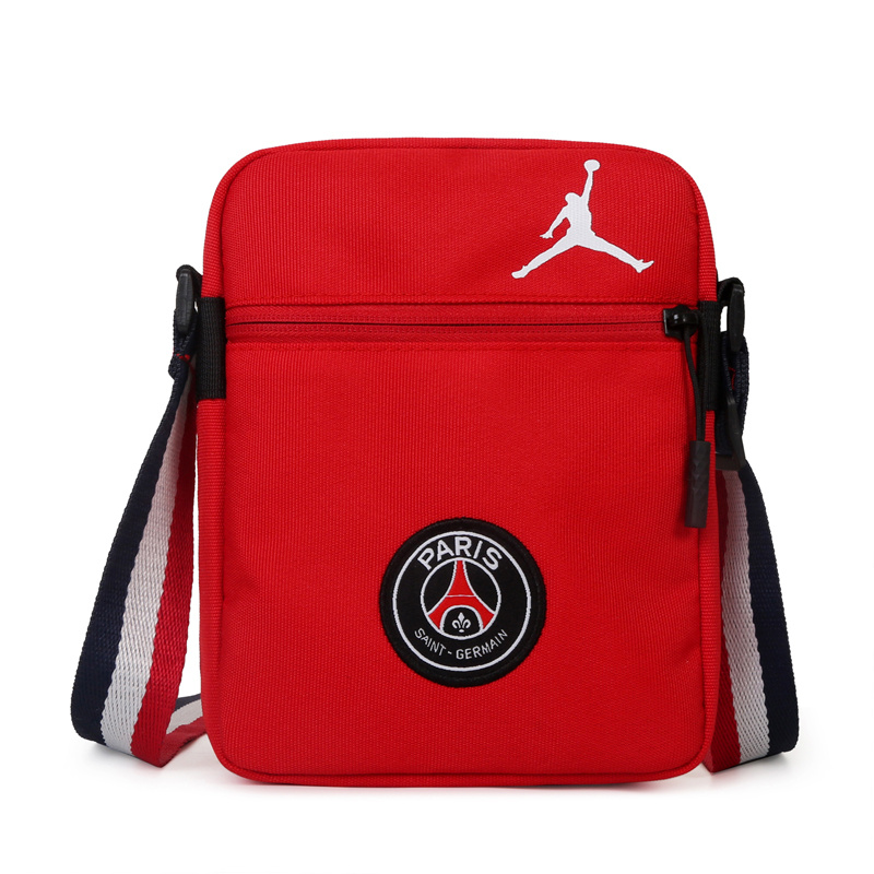 Красная сумка через плечо Jordan с нашитым патчем "Paris" 