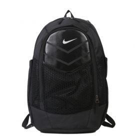 Стильный чёрный рюкзак с сетчатым карманом на молнии от бренда Nike 