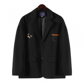 Модный базовый  черный пиджак Classic с нашитыми пуговицами на груди
