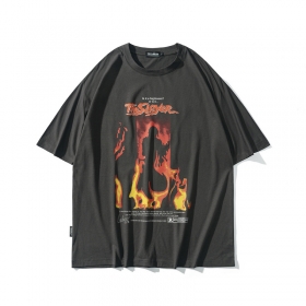 Серая футболка TCL The slayer с принтом силуэта в огне спереди