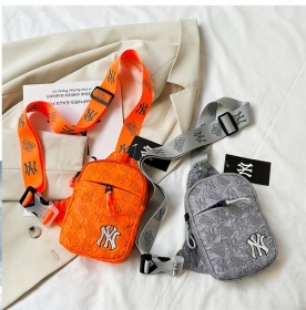 MLB оранжевая и серая сумка через плечо из плотного нейлона      
