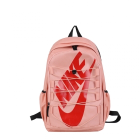 С большим красным логотипом Nike рюкзак розового цвета