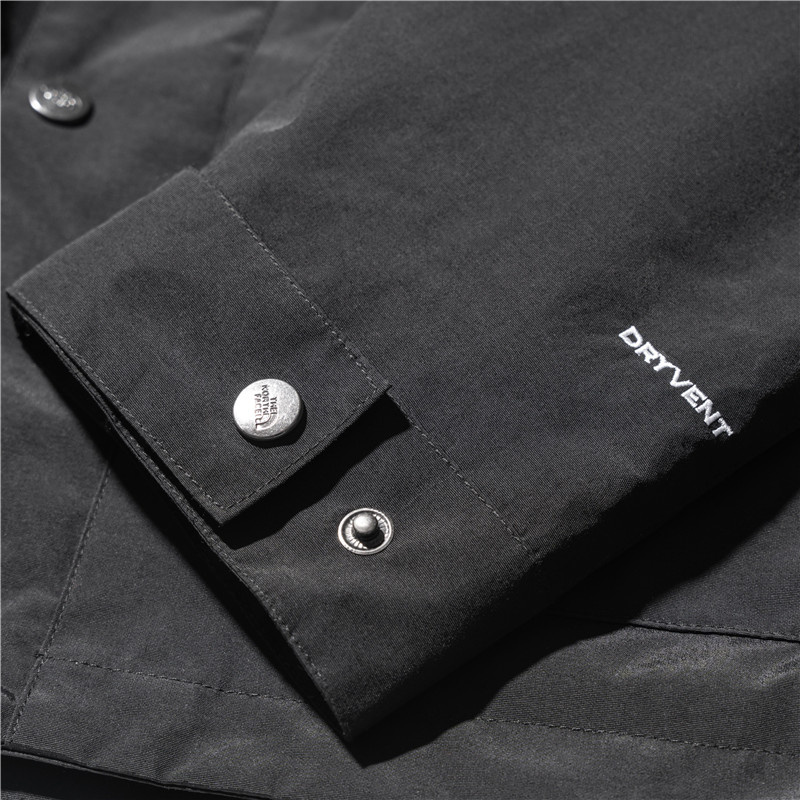Прочная легкая куртка The North Face на молнии в черном цвете