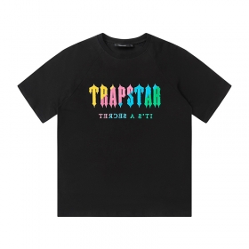 Чёрная футболка с цветным логотипом Trapstar с коротким рукавом