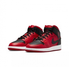 Красные с черным кроссовки Air Jordan High кожа