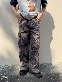 Современная модель штанов от бренда VAMTAC серого цвета