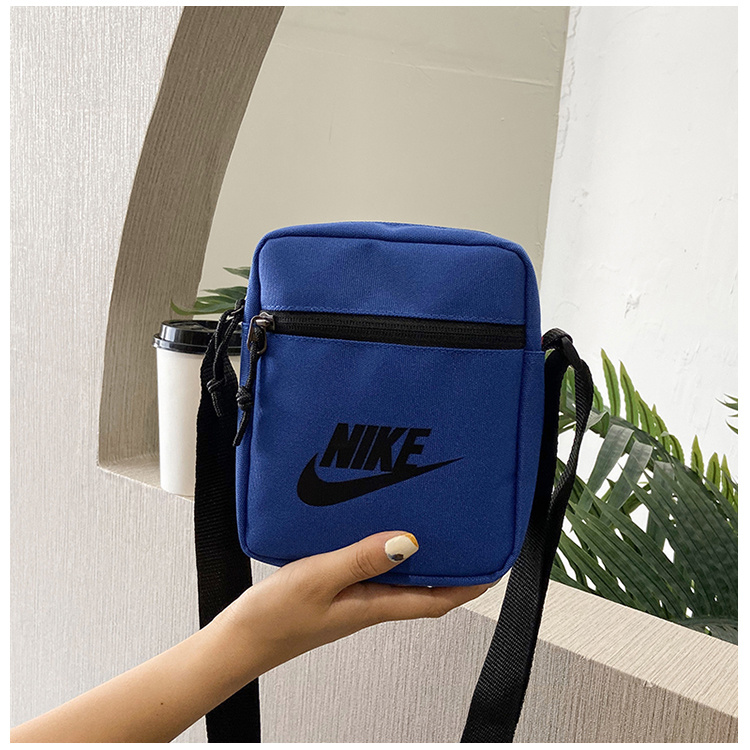 Повседневная сумка через плечо Nike синяя с 2 карманами