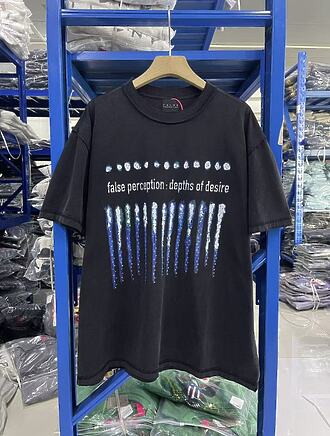 False Perception футболка в черном цвете с надписью бренда