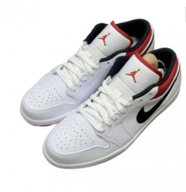 Белые с черными и красными вставками кроссовки Air Jordan Low