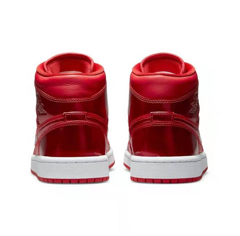 Красные кроссовки Air Jordan Mid кожа