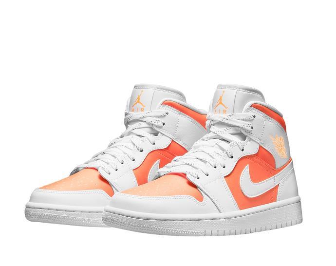 Белые с оранжевым кроссовки Air Jordan Mid кожа