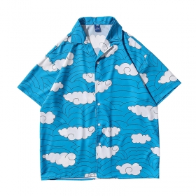 Рубашка голубая с коротким рукавом TIDE EKU с принтом неба с облаками