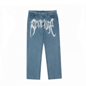 Качественные синие джинсы Revenge с вышитым лого спереди