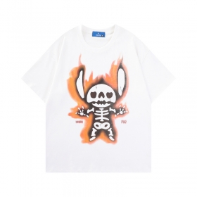 Белая хлопковая футболка от бренда TIDE EKU с изображением скелета
