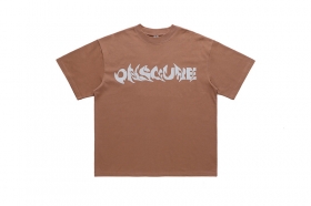 Коричневая стильная футболка с серой надписью "onsour"