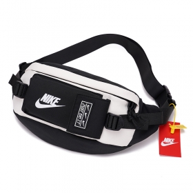 Чёрно-белая поясная сумка Nike из водоотталкивающего материала