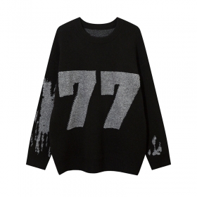 Черный свитер бренда Smoking Time с цифрами "77" спереди