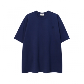 Тёмно-синяя футболка с вышивкой AMI прямого покроя