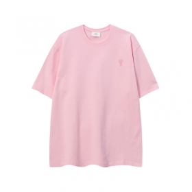 Стильная удлинённая розовая AMI футболка со спущенными плечами