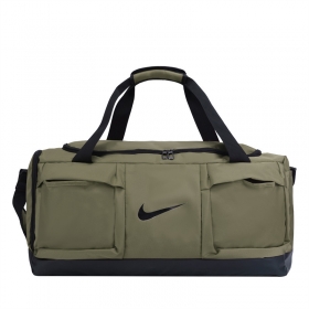 Спортивная сумка с плечевым регулирующим ремнём Nike цвета хаки 