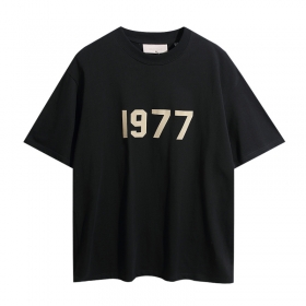 Черная футболка Essentials FOG с бежевыми цифрами 1977