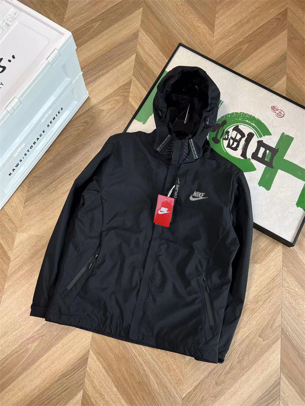 Nike чёрная ветровка с потайным карманом на груди и логотипом