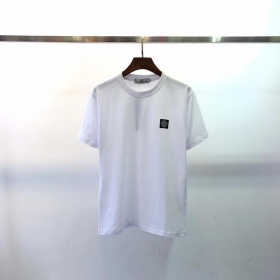 Белая футболка Stone Island c чёрно-белым логотипом на груди