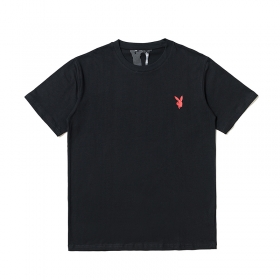 Чёрная футболка VLONE с красным логотипом и принтом Playboy
