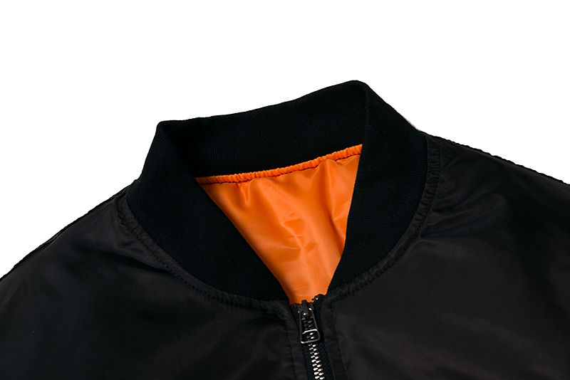 Чёрно-оранжевая куртка VLONE с надписью