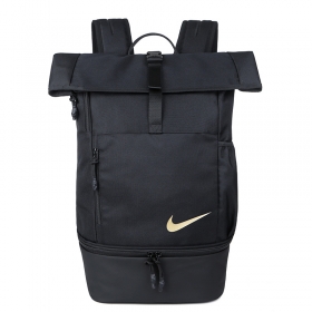 Универсальны Nike чёрный рюкзак с белым логотипом бренда