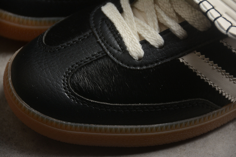 Чёрные с меховыми вставками Adidas Original Samba кроссовки спортивные