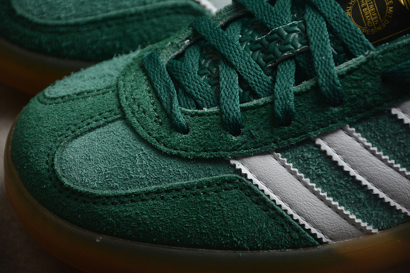 Кроссовки замшевые Adidas Samba OG зелёные с малиновой стелькой