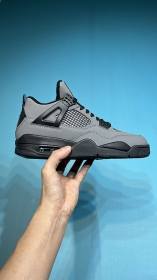Серые кроссовки с черным пластиком Air Jordan 4
