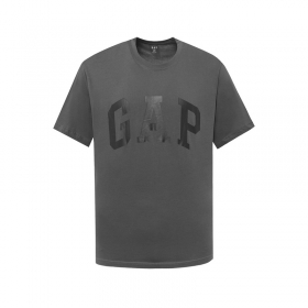 Износостойкая модель Gap футболка в темно-сером цвете