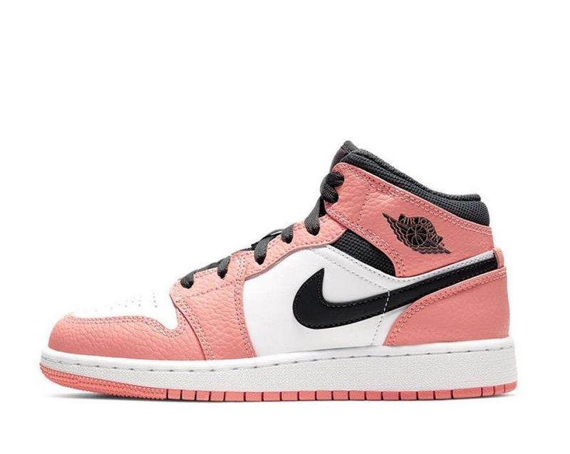 Розовые с белым кроссовки Air Jordan Mid кожа