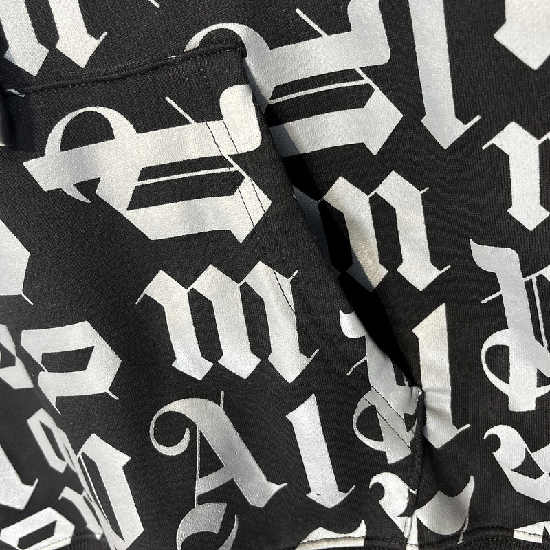 Черное худи AMIRI с большим брендовым шрифтовым рисунком