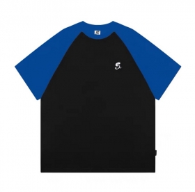 Чёрная футболка от бренда SSB Wear с синим коротким рукавом