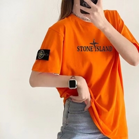 Оранжевая футболка Stone Island с логотипом бренда