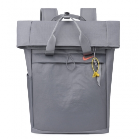 Серый водоотталкивающий рюкзак Nike с вентилируемой спинкой 