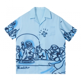 Голубая рубашка с коротким рукавом и принтом от бренда Made Extreme